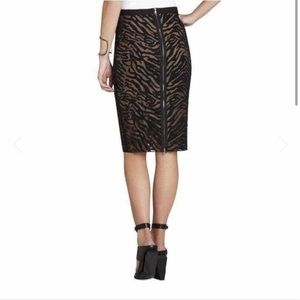 🐅 BCBG Embroidered Skirt 🐅
